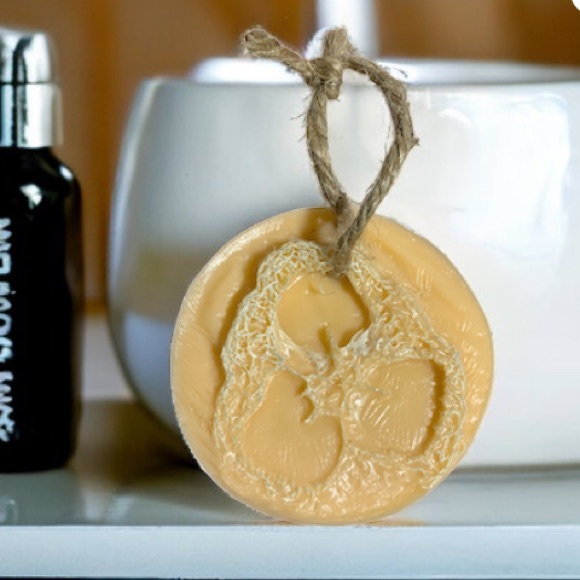 HAND CRAFTED Shea Butter Loofah Soap - Orange Creamsicle (Orange Round) - Picture 3 of 5